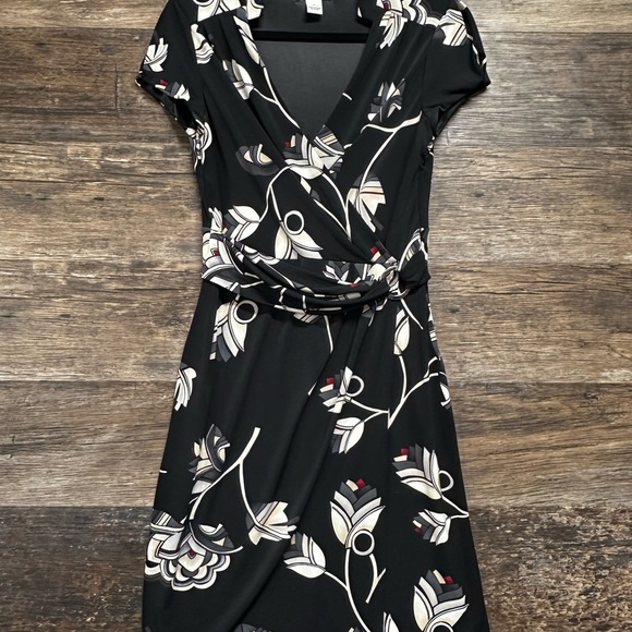 cream and lace dress Best Black Dress Sneakers jan-3 Size:31 x 30